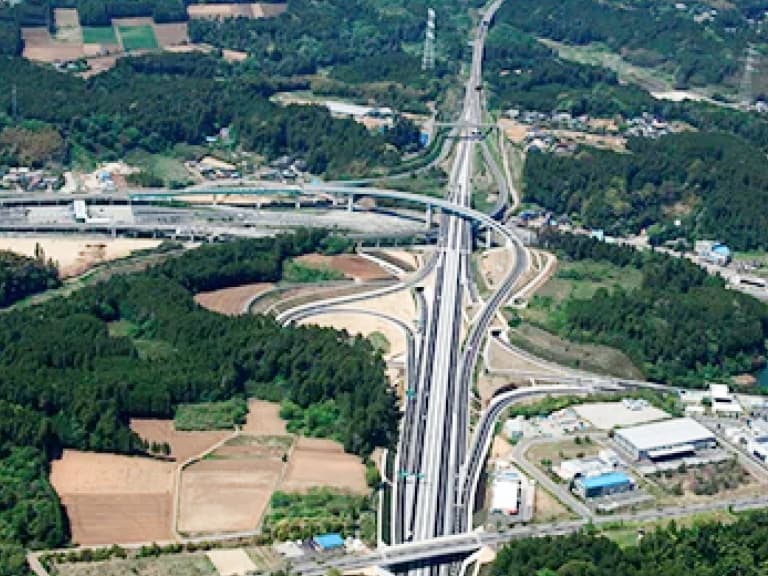 圏央道(東金I.C.のジャンクション)